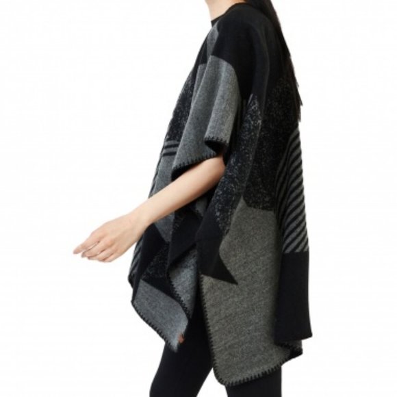 NWT Roots Revelstoke Wrap - O/S - Picture 3 of 4